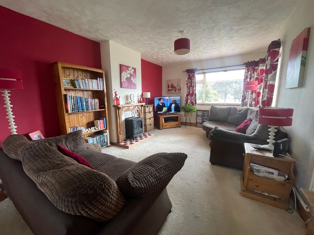 Property photo 2 of 17