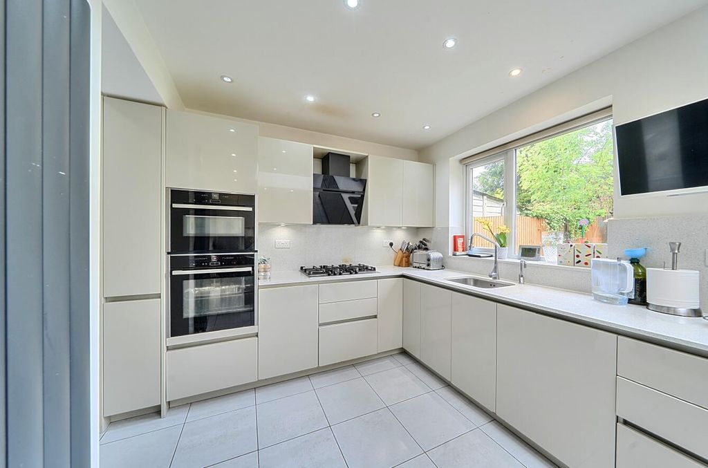 Property photo 3 of 12 Davidson Frost-Wellings, Dfw, Wychwood Close, Kitc