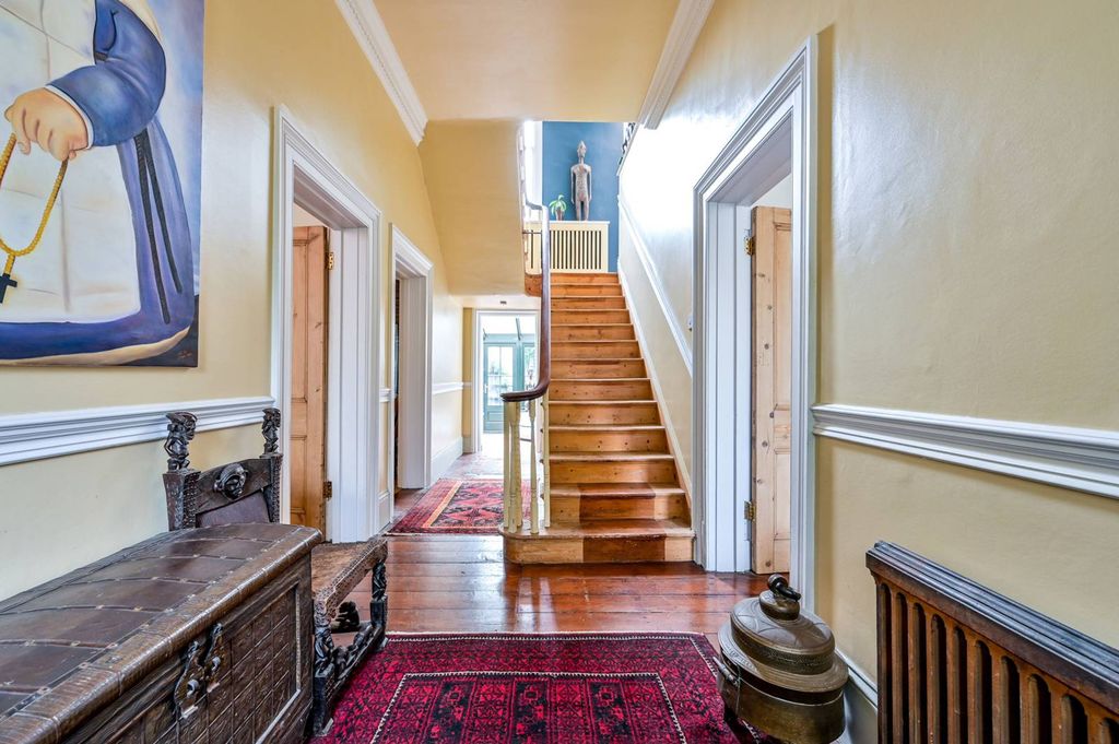 Property photo 1 of 37
