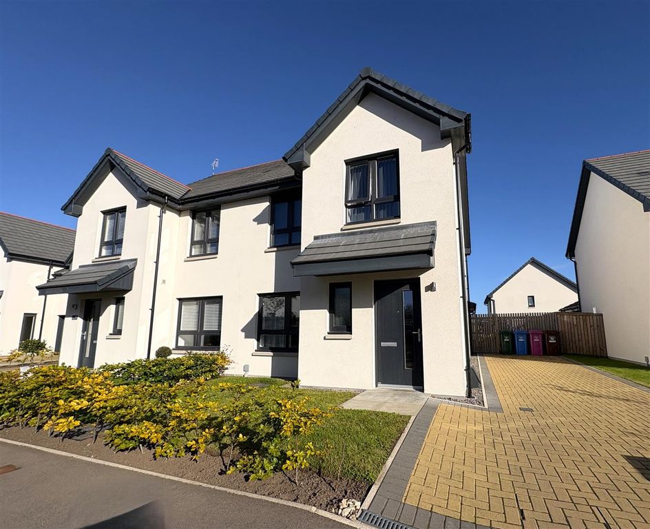 Property photo 1 of 26 8 Beaufort Gate Elgin