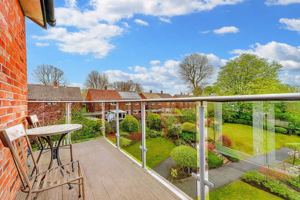 Property photo 1 of 21 8548473-Stills-Exterior05(1) (Medium).Jpg