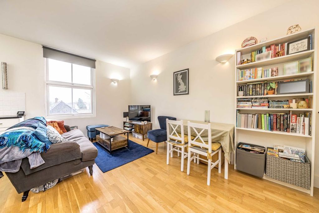 Property photo 3 of 8