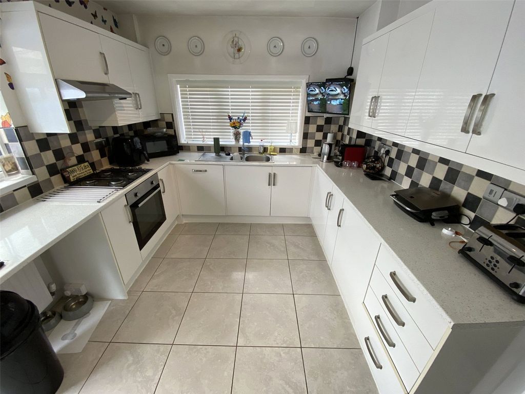 Property photo 3 of 18 Picture No. 11