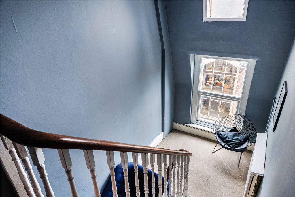 Property photo 3 of 9 Staircase