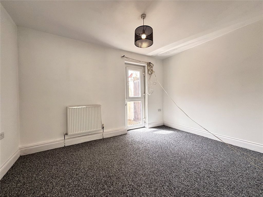 Property photo 3 of 8 Picture No. 03