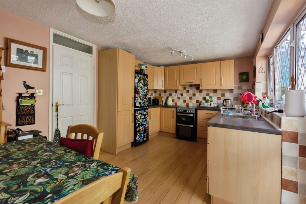 Property photo 3 of 20