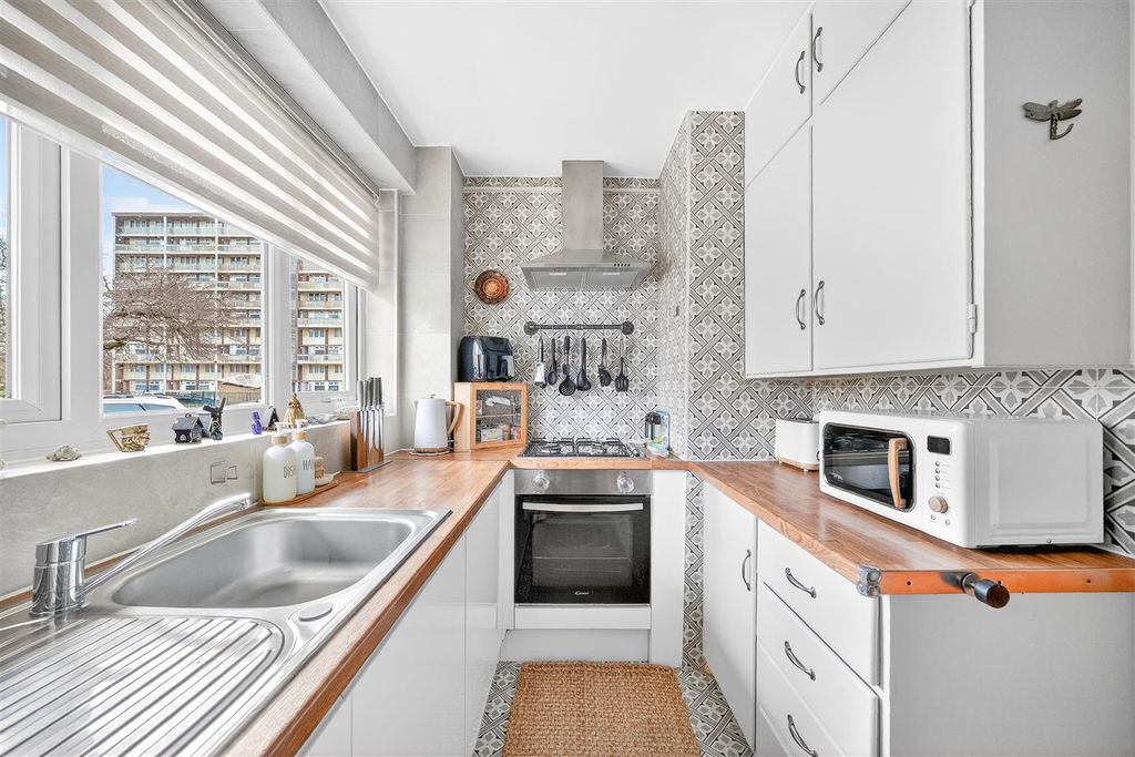 Property photo 2 of 17 Kitchen