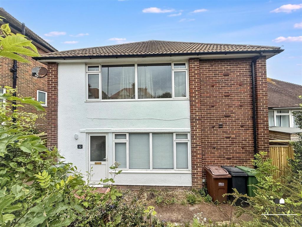 Property photo 1 of 14 01323 438506