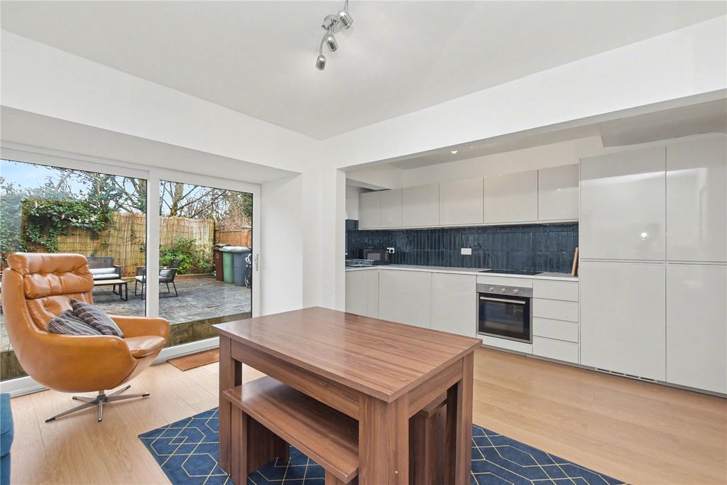 Property photo 3 of 19 Picture 3