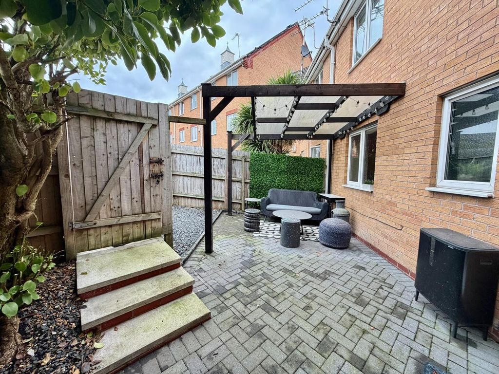 Property photo 2 of 24