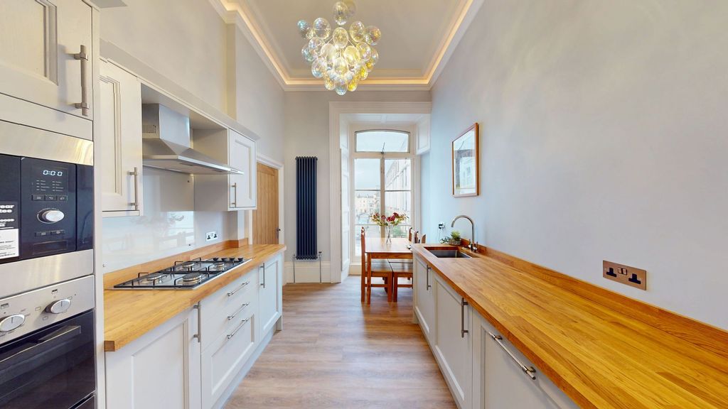 Property photo 3 of 26