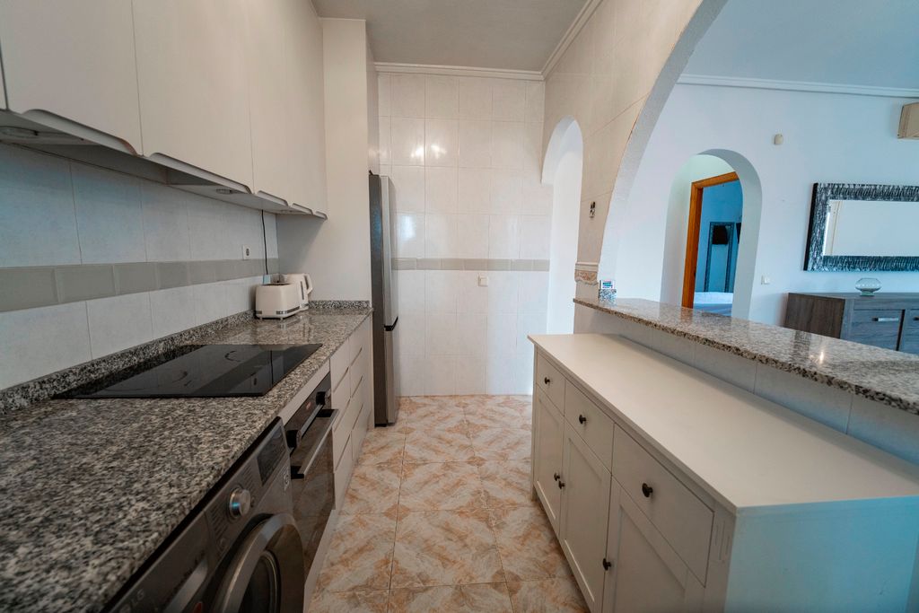 Property photo 3 of 41