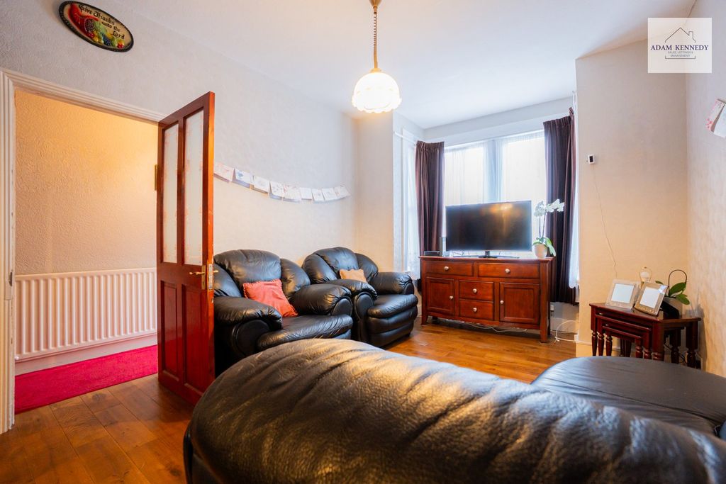 Property photo 3 of 28