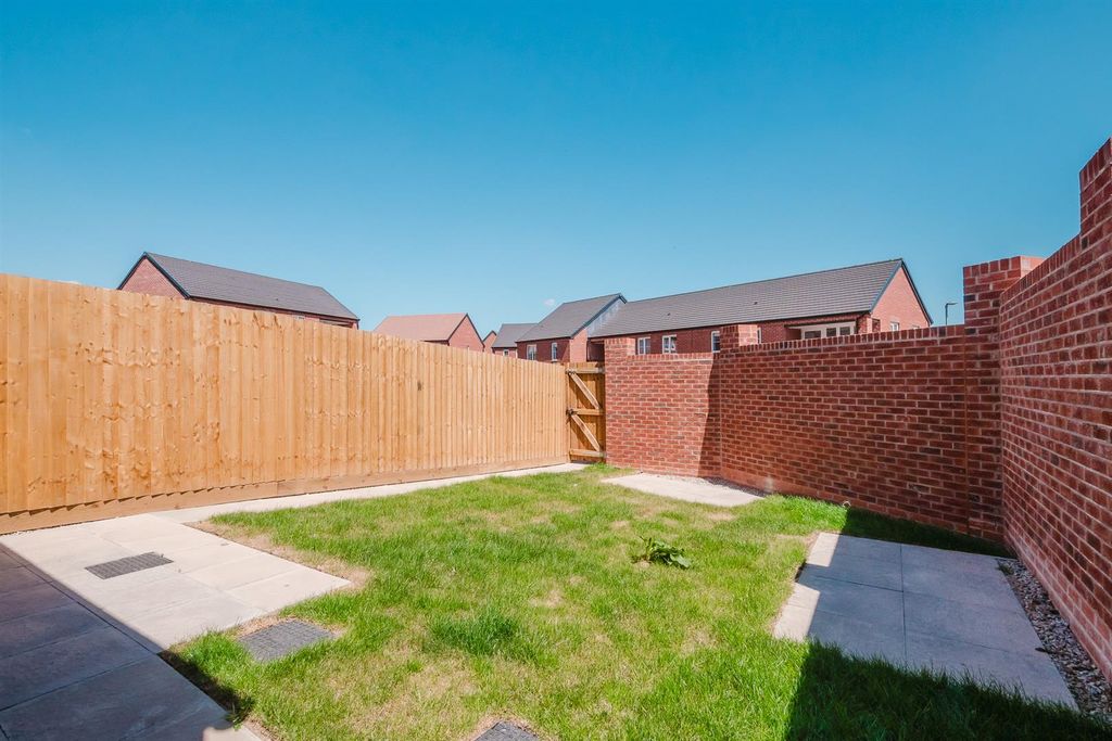 Property photo 3 of 23 Back Garden.Jpg