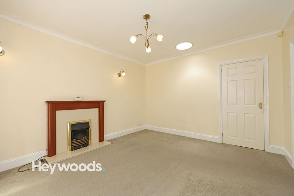 Property photo 2 of 34