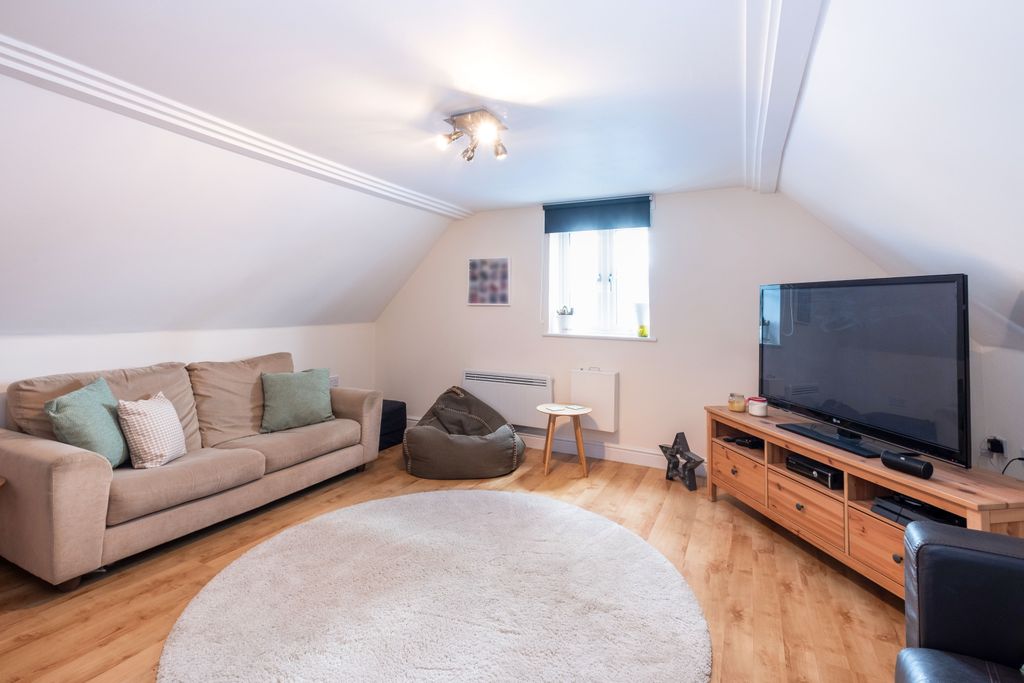 Property photo 2 of 8 B08Dee58-4ce7-4F1E-8