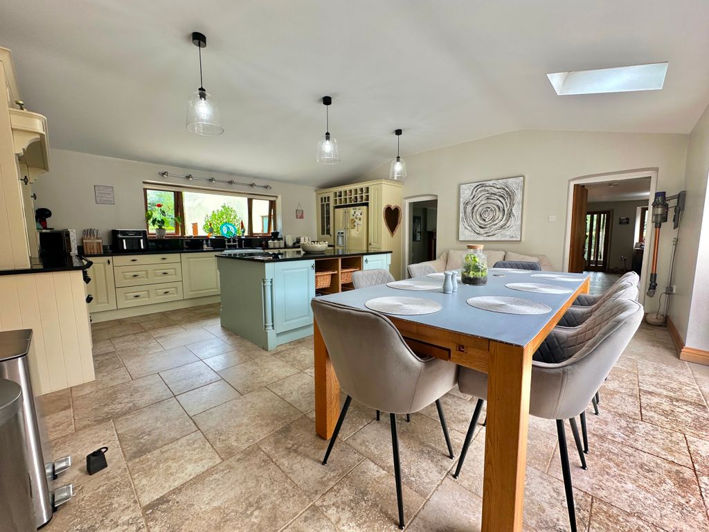 Property photo 3 of 57
