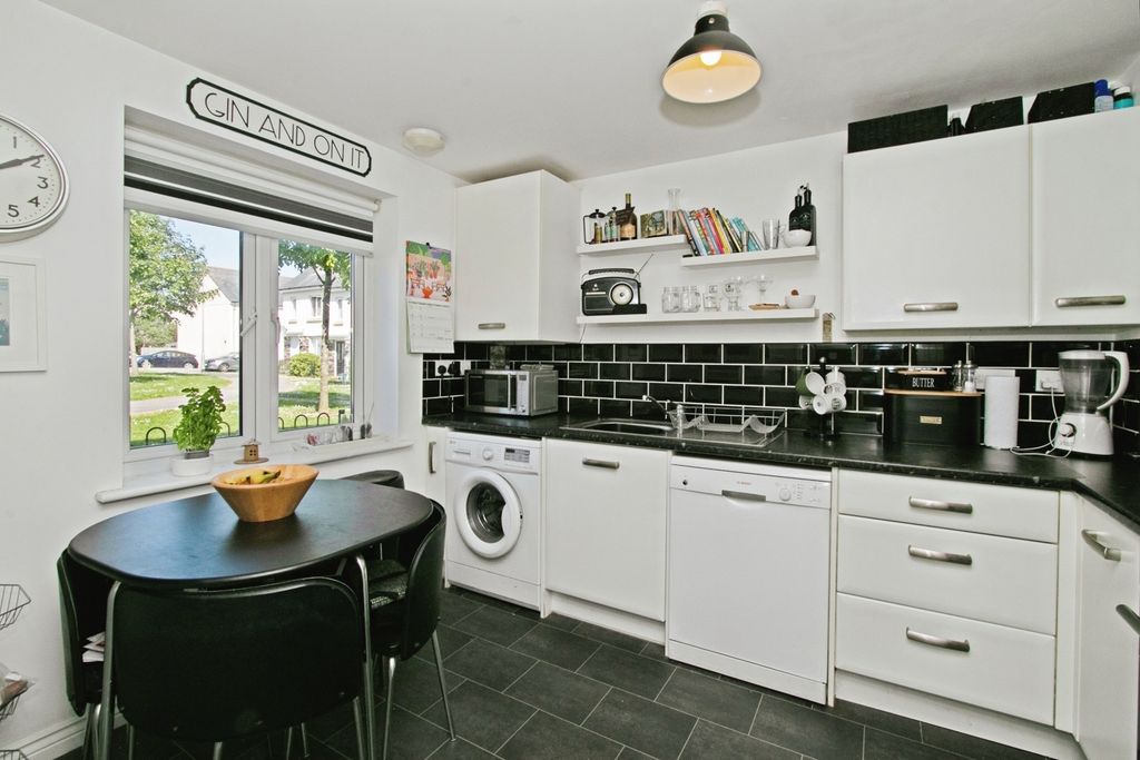 Property photo 3 of 13 Kitchen/Breakfast Rm