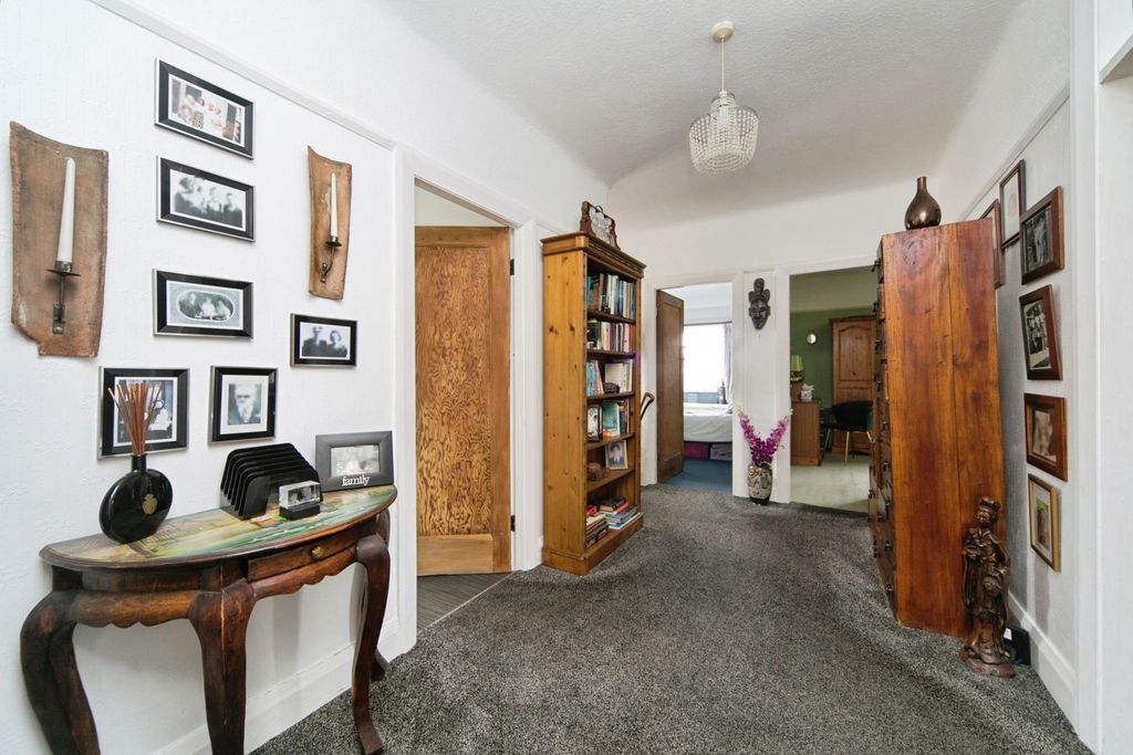 Additional image 11 of 3 bed flat for saleVicarage Avenue, Llandudno, Conwy LL30