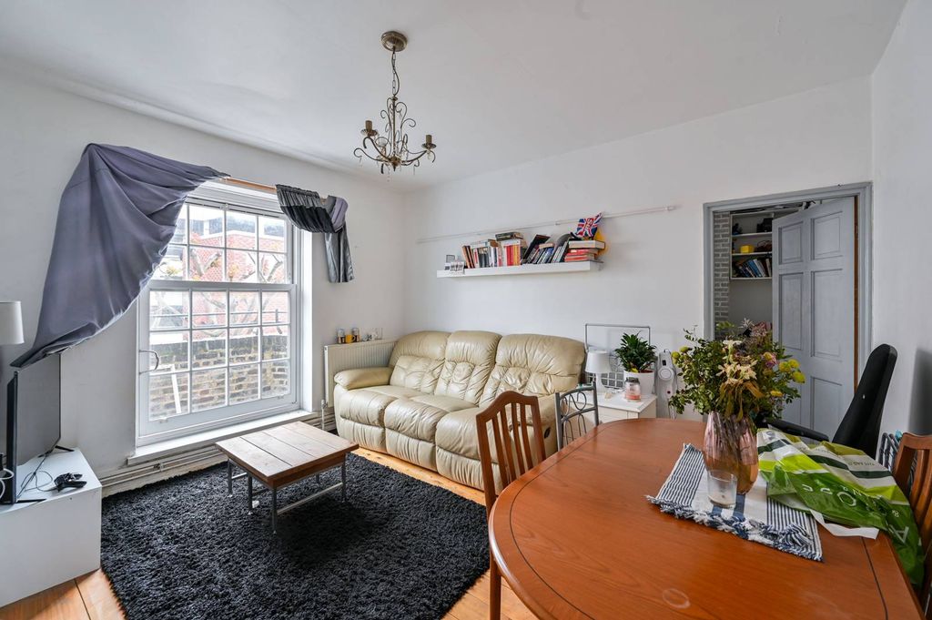 Property photo 1 of 5