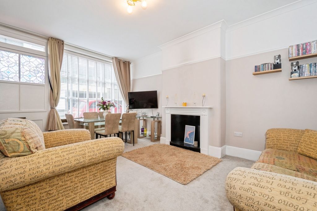 Property photo 3 of 20