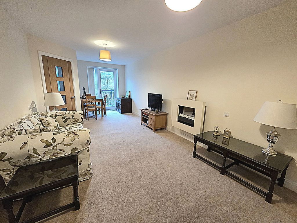 Property photo 3 of 25