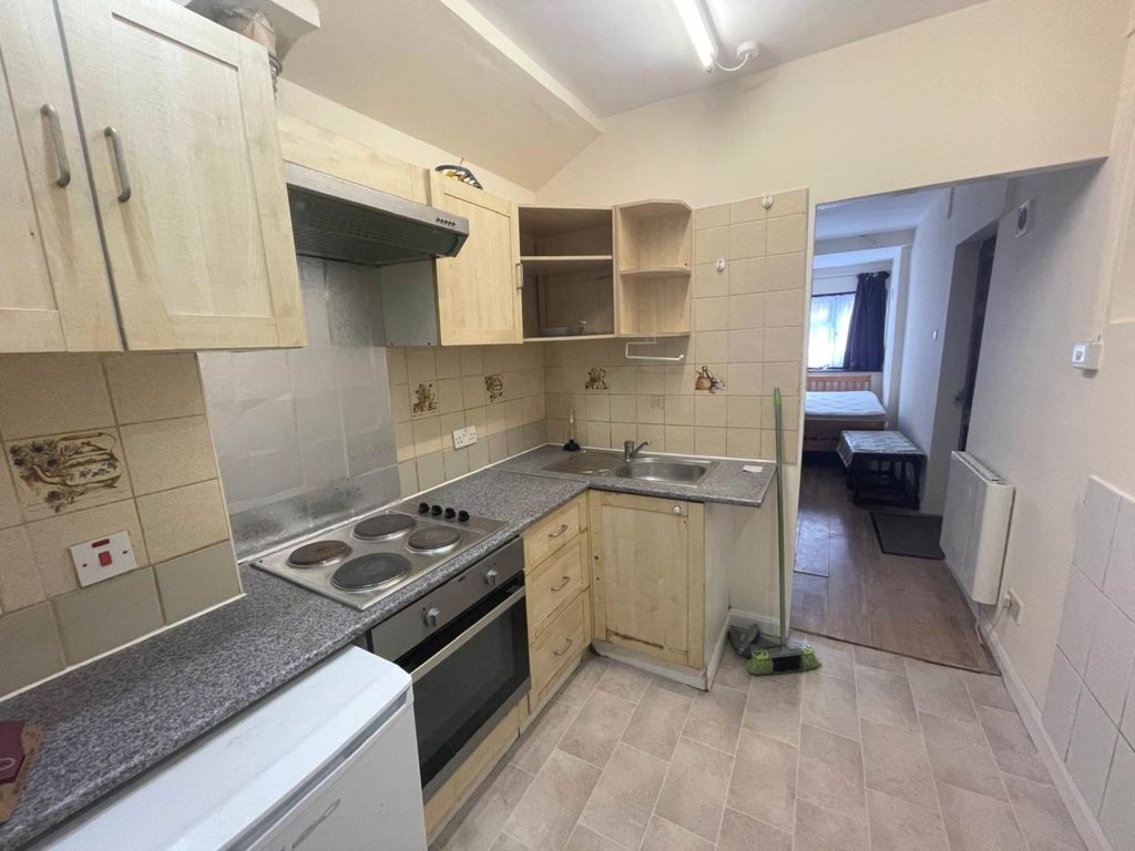 Property photo 2 of 3