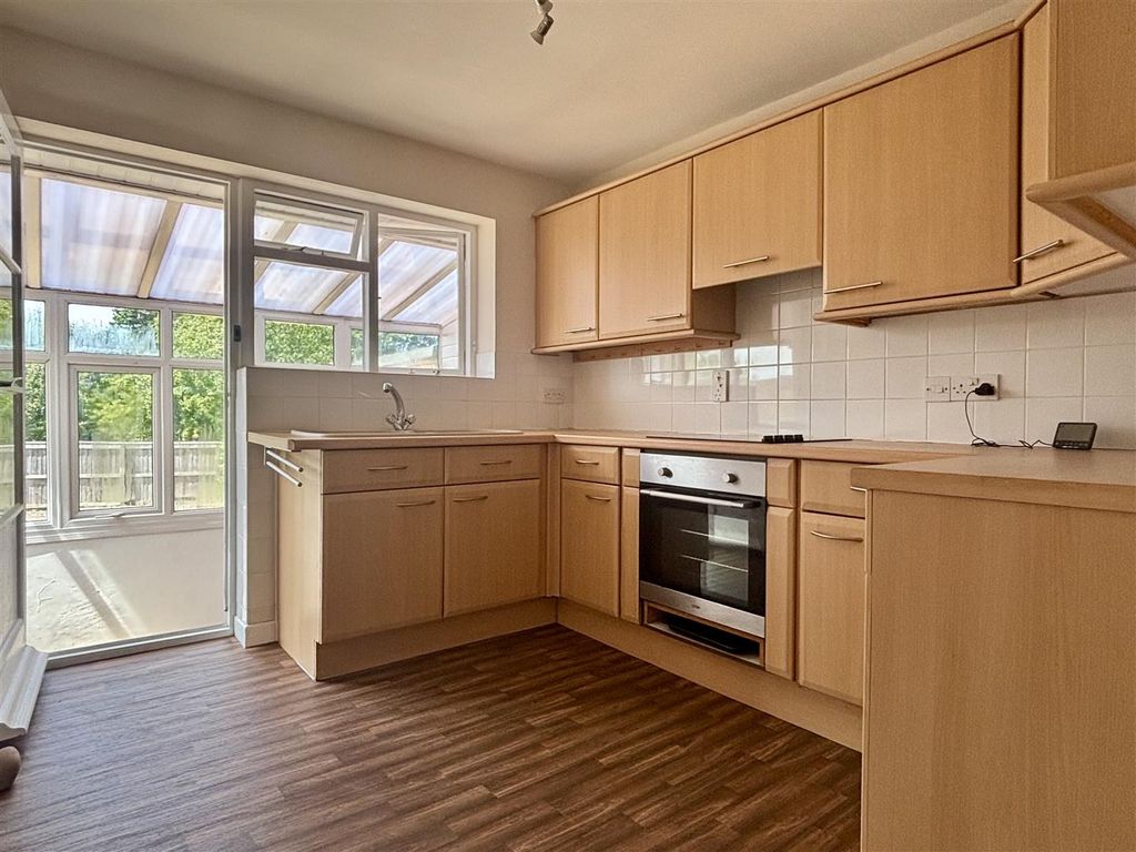 Property photo 3 of 13 Kitchen
