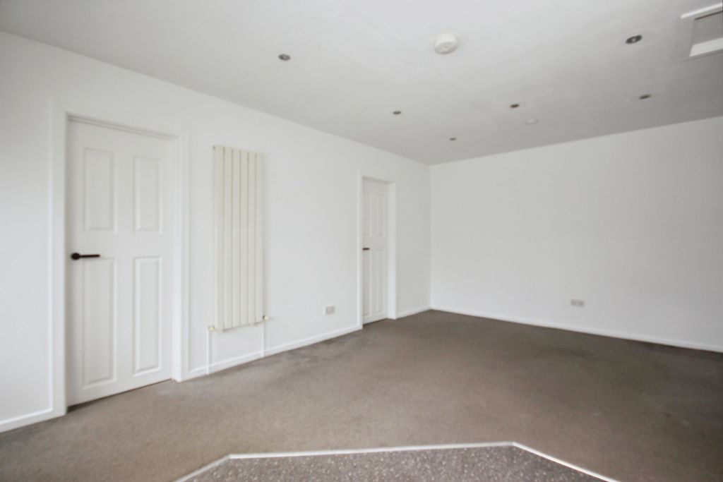 Property photo 3 of 16 Photo