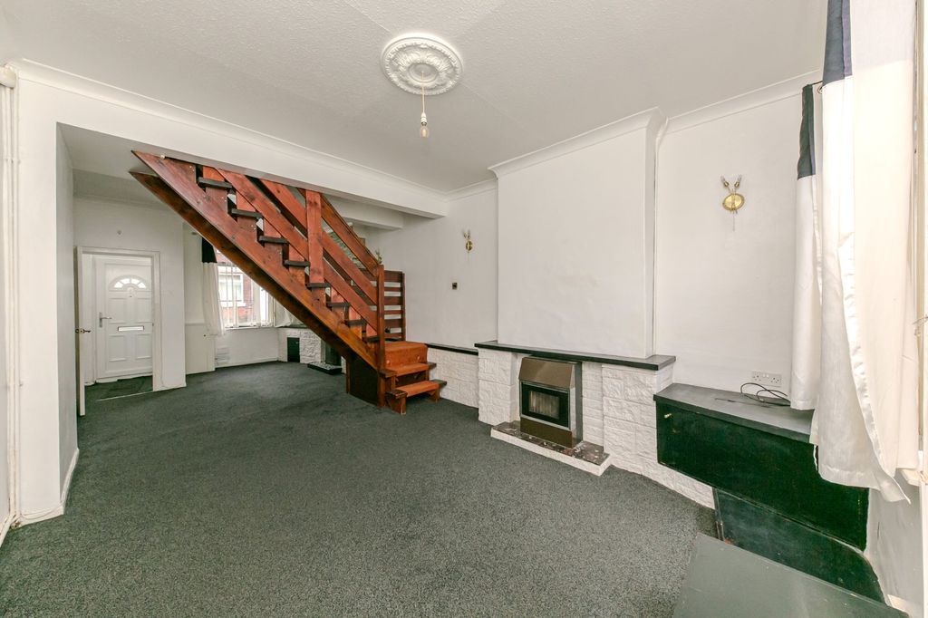 Property photo 3 of 19
