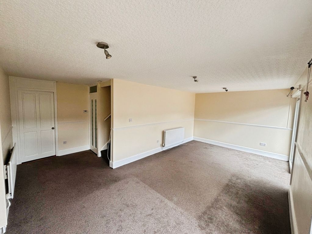 Property photo 2 of 7 Pbox-Bedroom-323128.Jpg