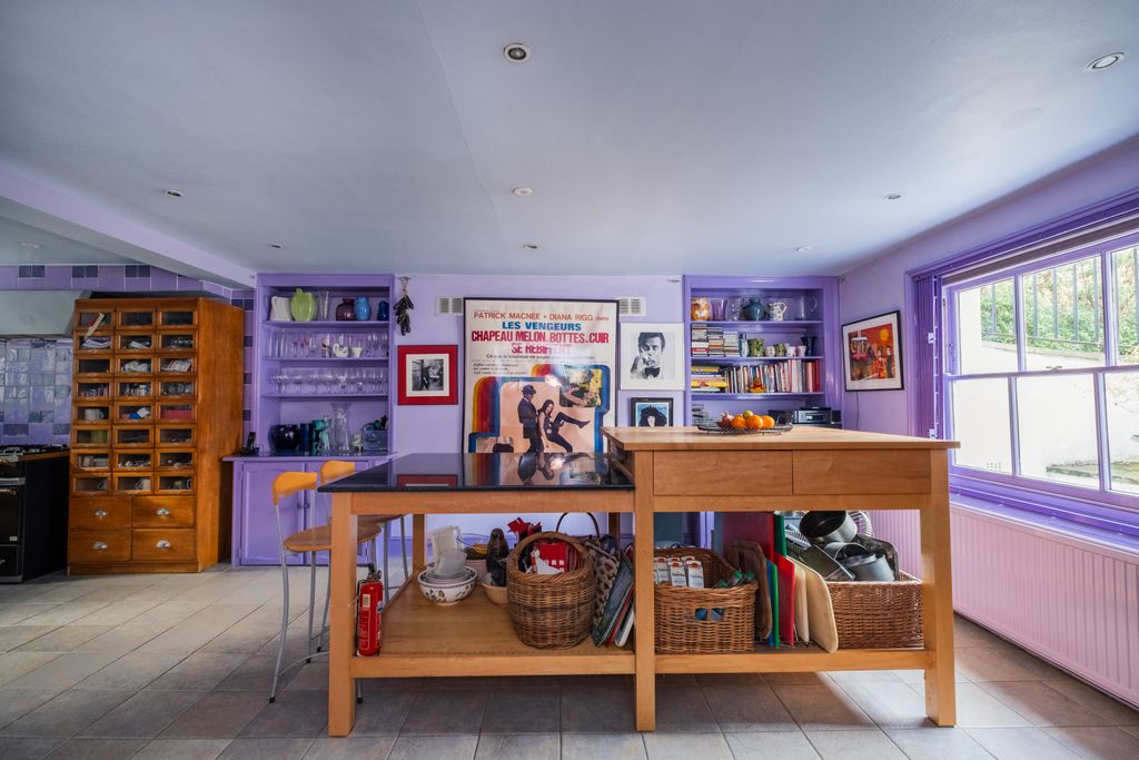 Property photo 3 of 19