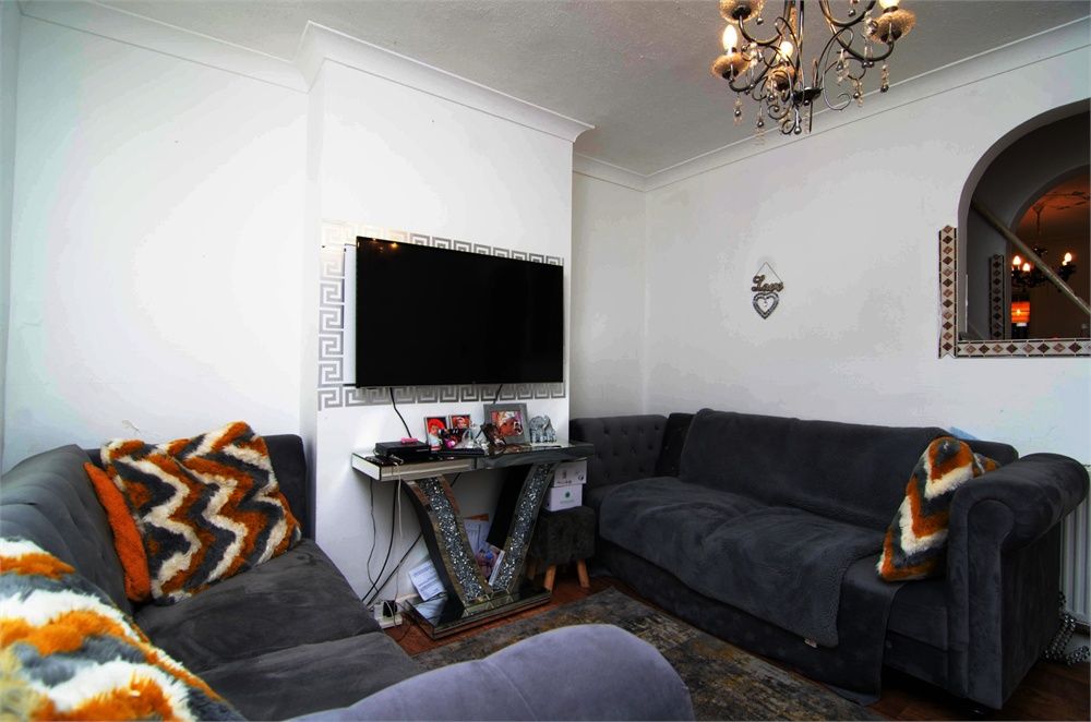 Property photo 3 of 12