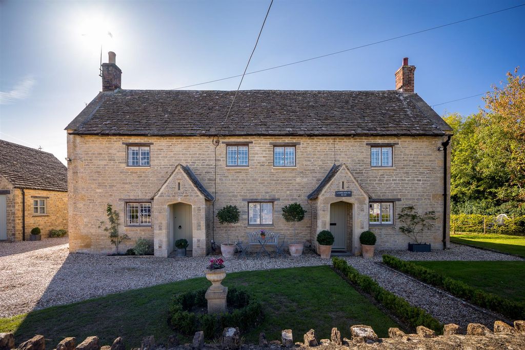 Property photo 1 of 31 9 - Lamb House - Gl7 5Qw - Web.Jpg