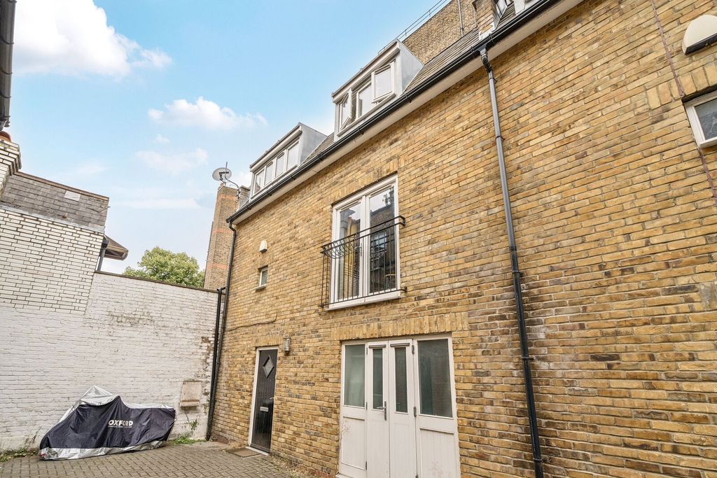 Property photo 2 of 14