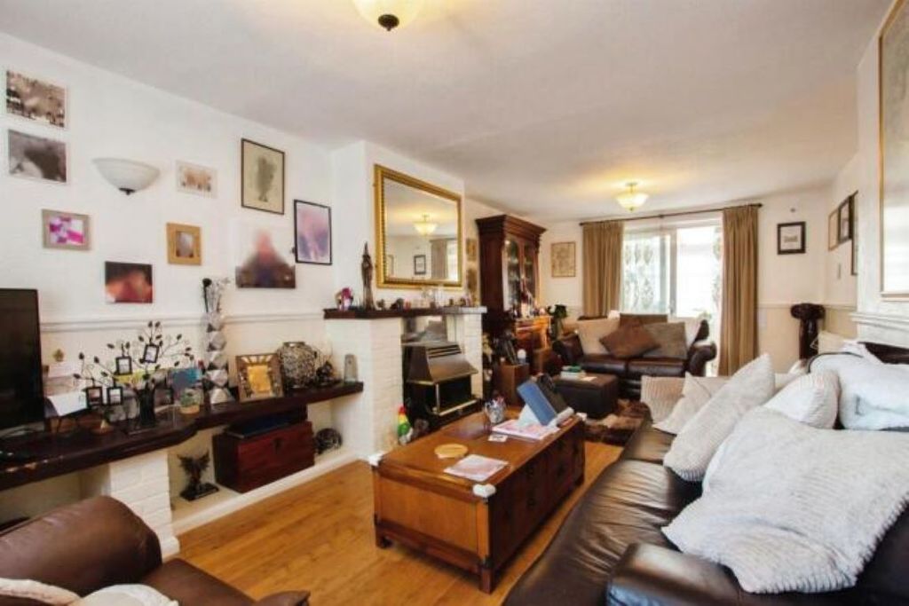 Property photo 2 of 14