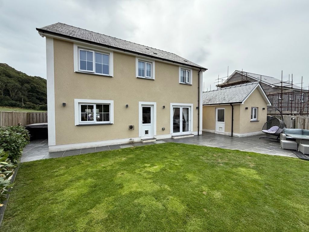 Property photo 2 of 42