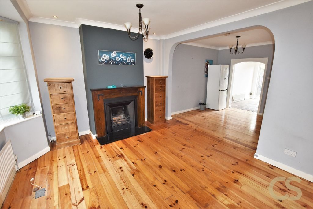 Property photo 2 of 9 637891