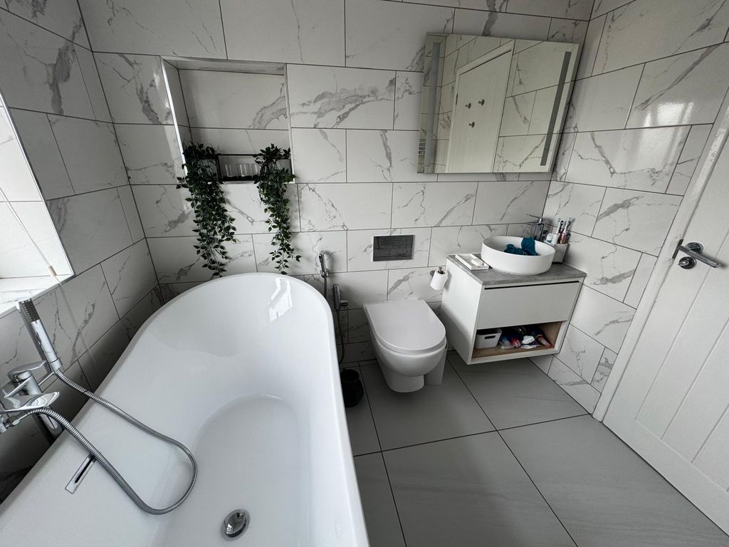 Additional image 29 of 4 bed property to rentOld Birmingham Road, Marlbrook, Bromsgrove B60