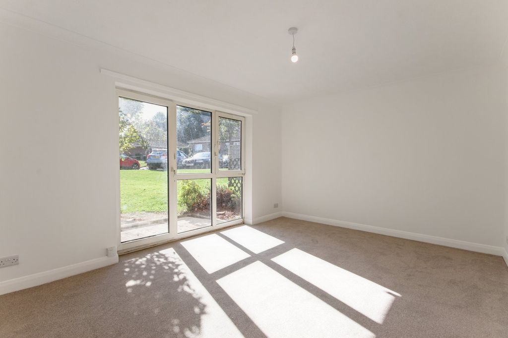Property photo 2 of 11 Sitting Room