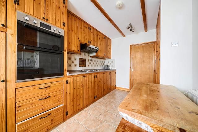 Property photo 3 of 23 Kitchen