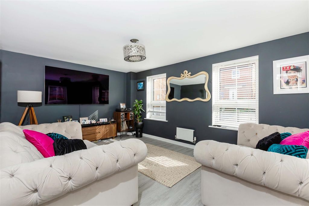 Property photo 3 of 24 Brothers Avenue_13.Jpg