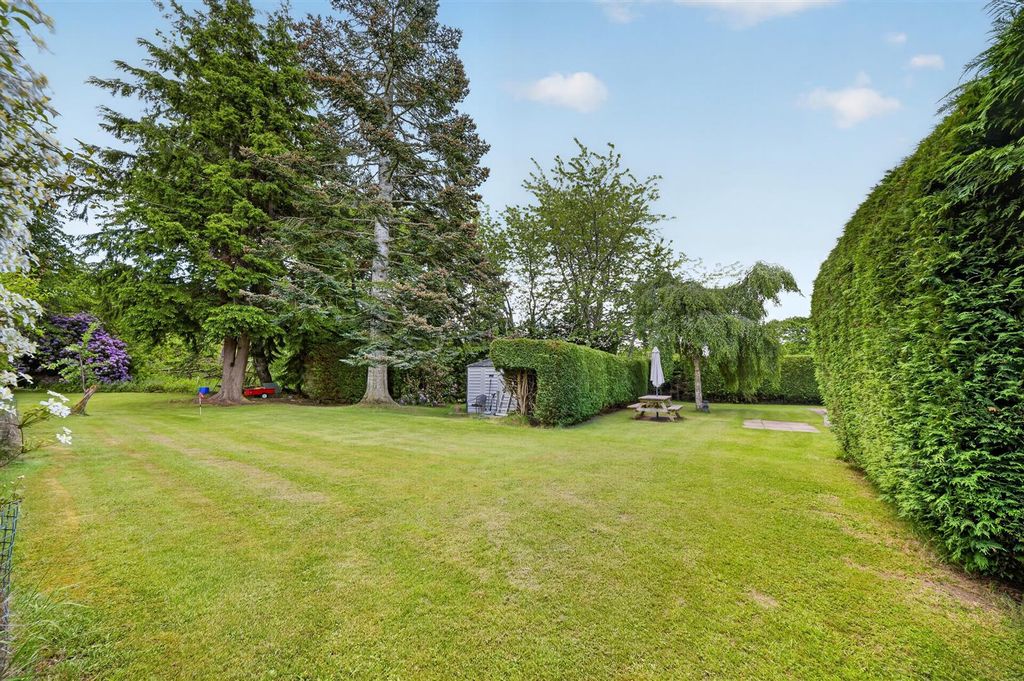 Property photo 3 of 26 19-Garden-Large-Private.Jpg