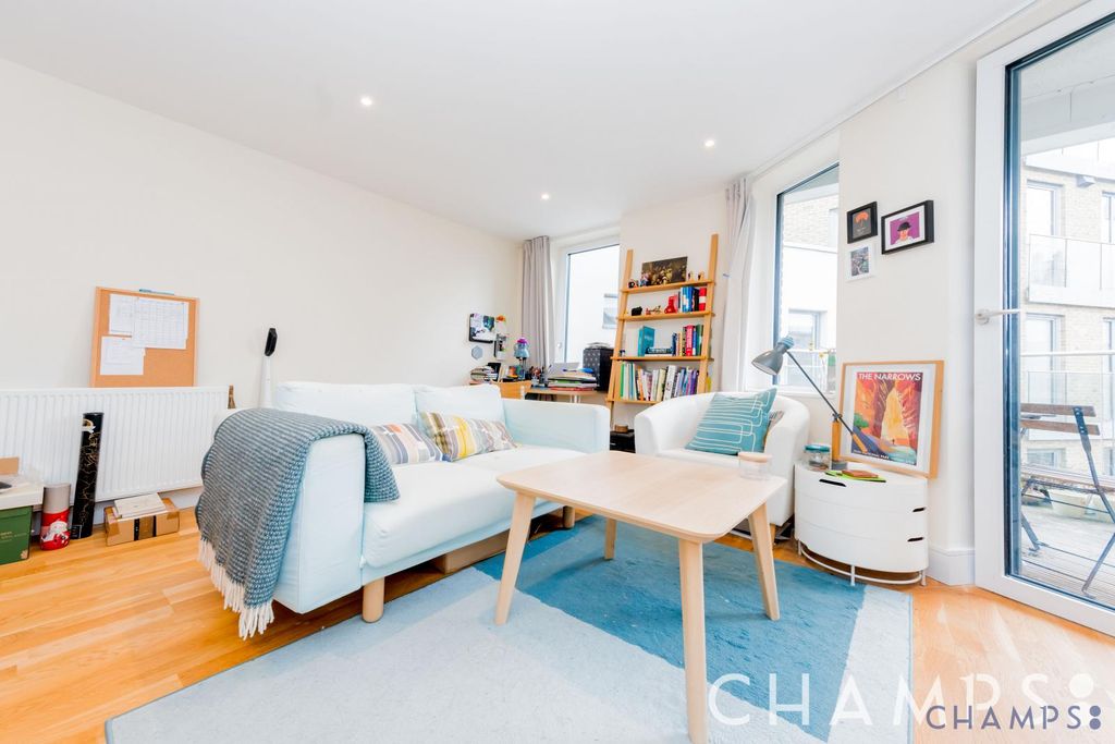 Property photo 1 of 11 One Bedroom Flat