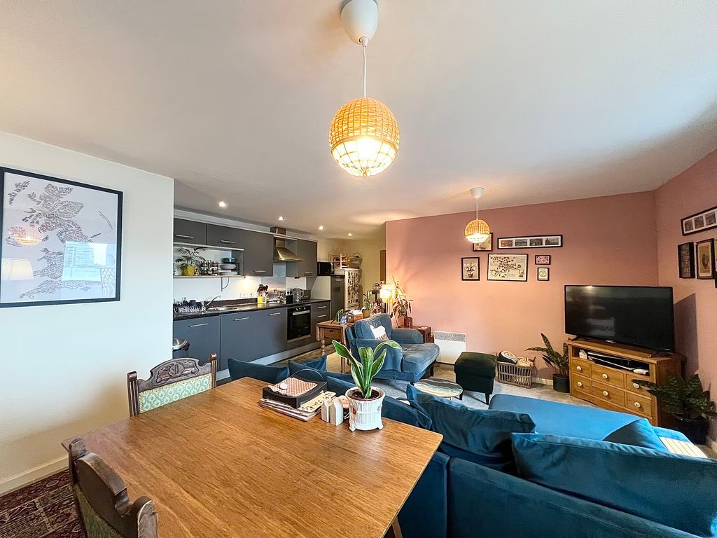 Property photo 1 of 12 Photo 11