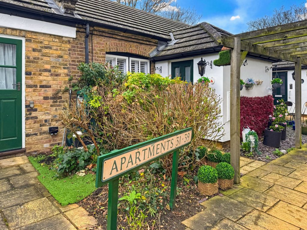 Property photo 3 of 27