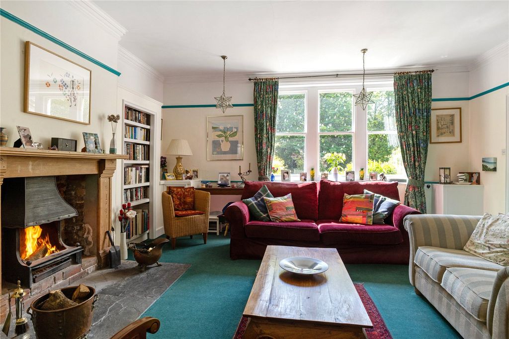 Property photo 3 of 19 Sitting Room