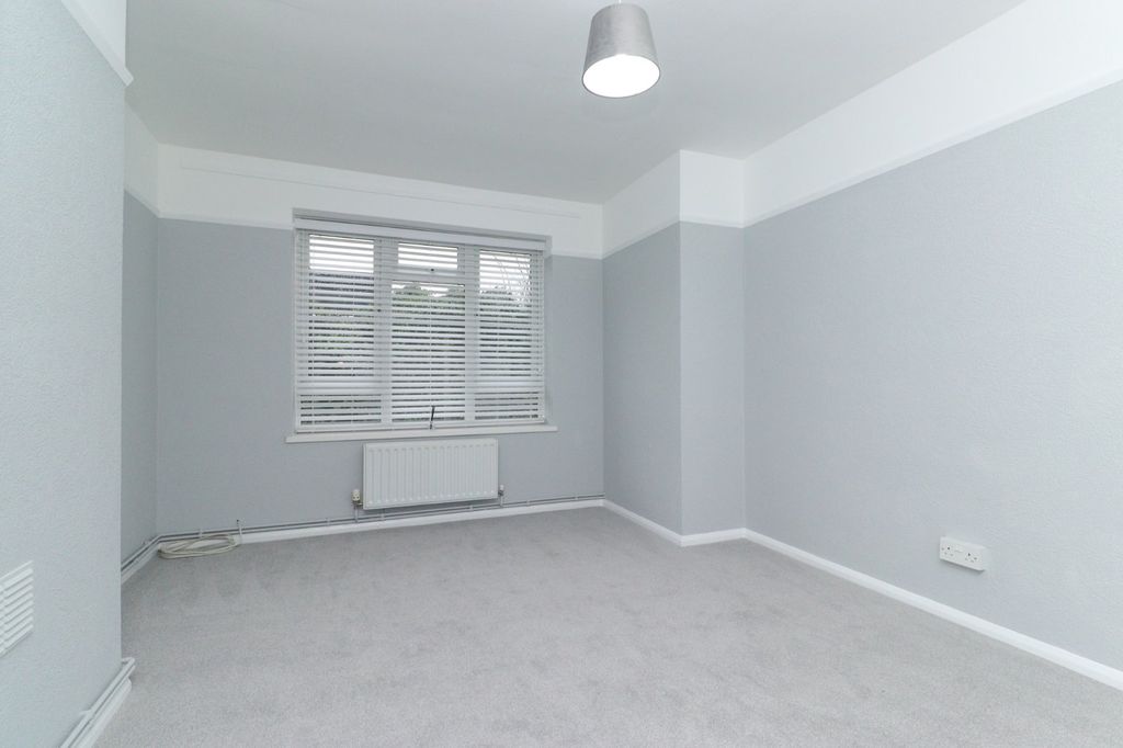 Property photo 3 of 9 Picture 3