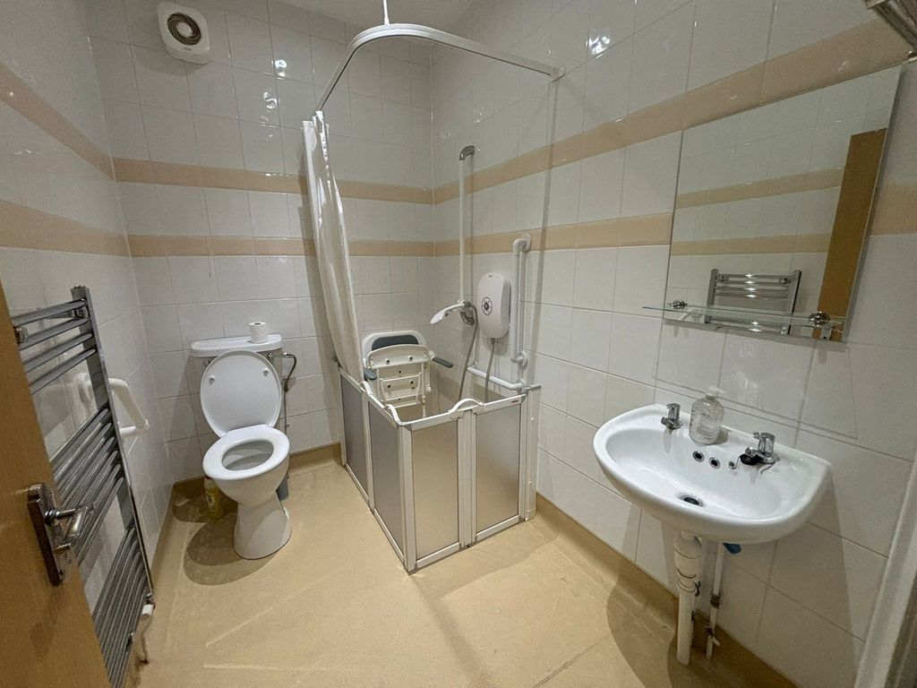 Property photo 3 of 8