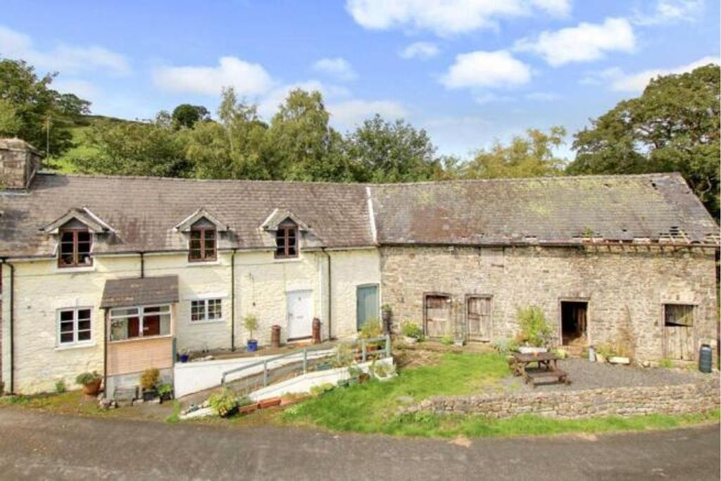 Property photo 1 of 30